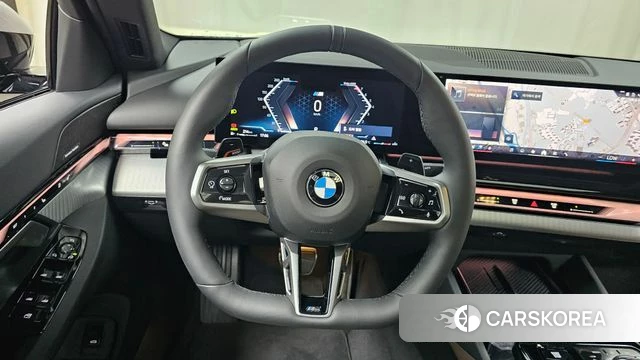 BMW 5 Series (G60) 2025 Серый из Кореи, фото 5