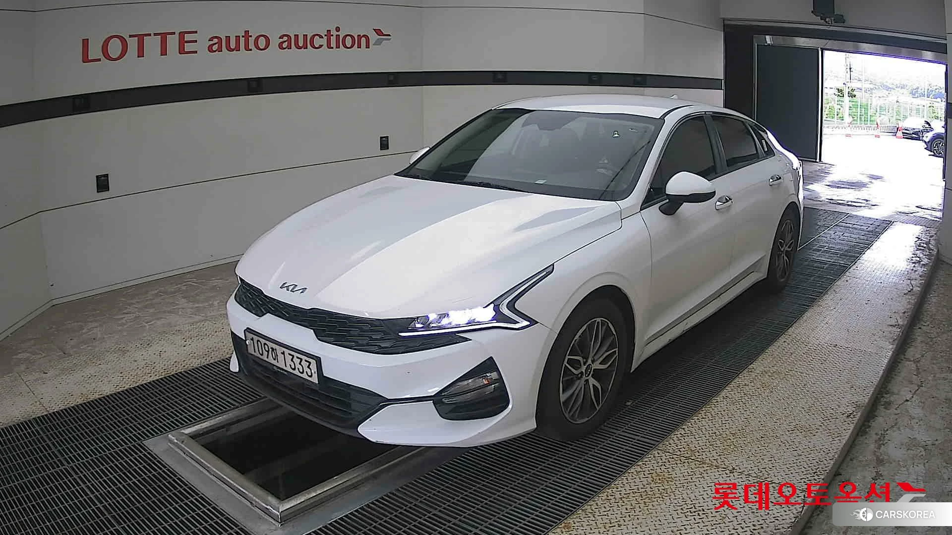 Kia K5 2022 Белый из Кореи, фото 5