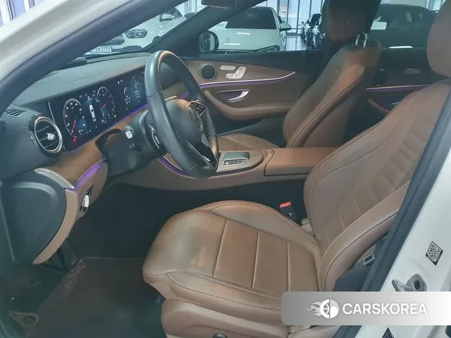 Mercedes-Benz E-Class W213 2023 Белый из Кореи, фото 5