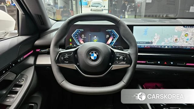 BMW 5 Series (G60) 2024 Белый из Кореи, фото 5