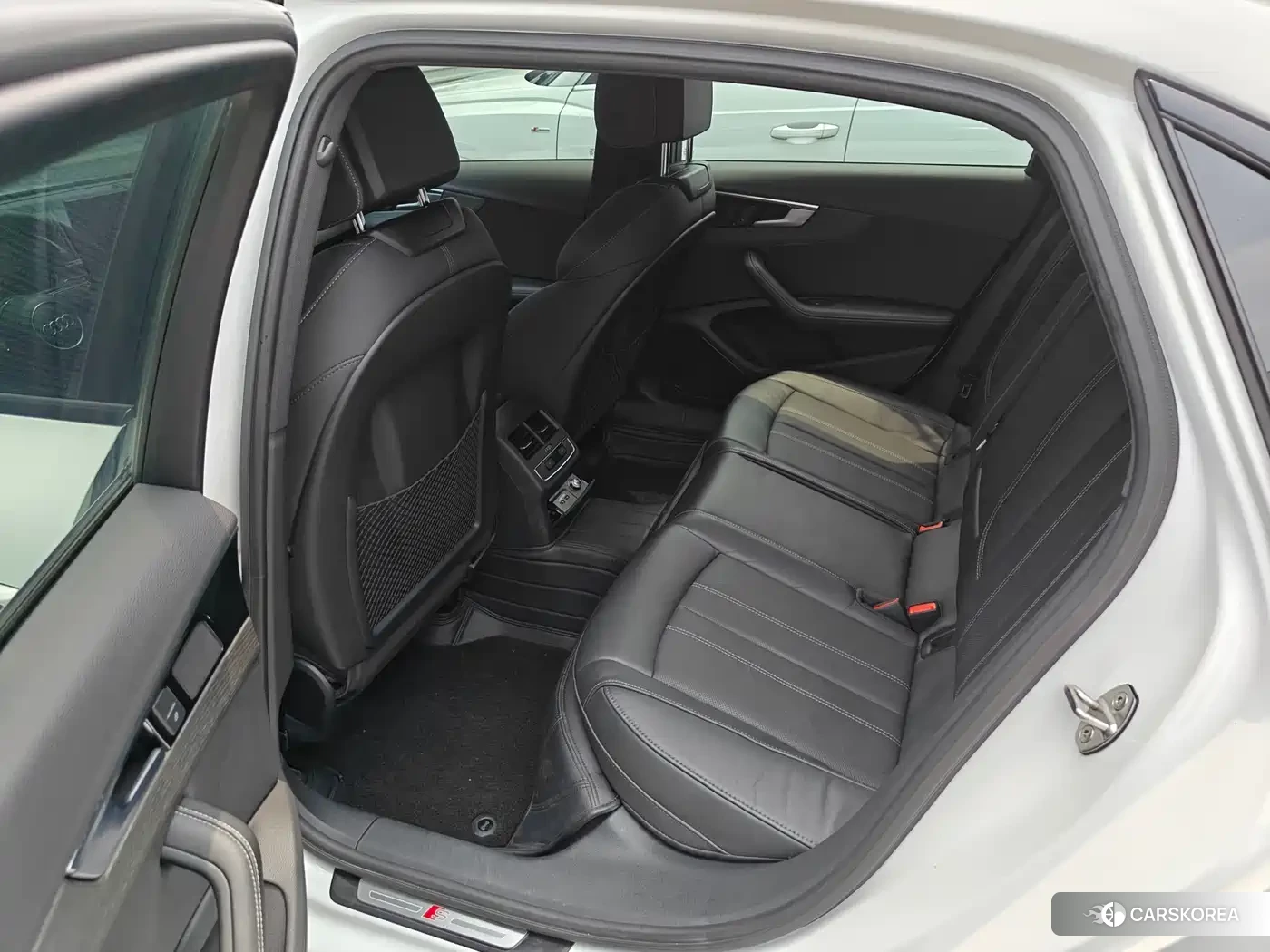 Audi A4L 2023 Белый из Китая, фото 5