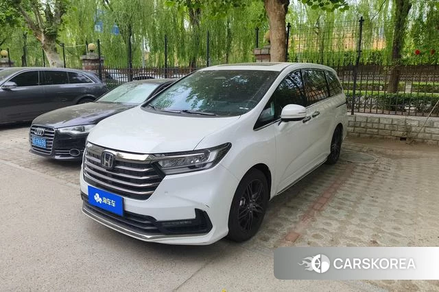 Honda Odyssey 2025 Белый из Китая, фото 5