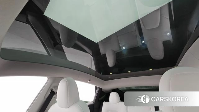 Tesla Model Y 2023 Белый из Кореи, фото 5