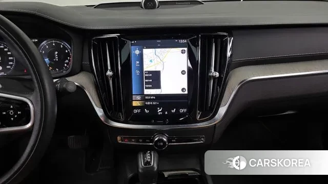 Volvo S60 3rd generation 2019 Белый из Кореи, фото 5