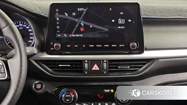 Kia The New K3 2nd generation 2021 Белый из Кореи, фото 5