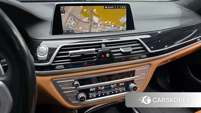 BMW 7 Series (G11) 2021 Белый из Кореи, фото 5