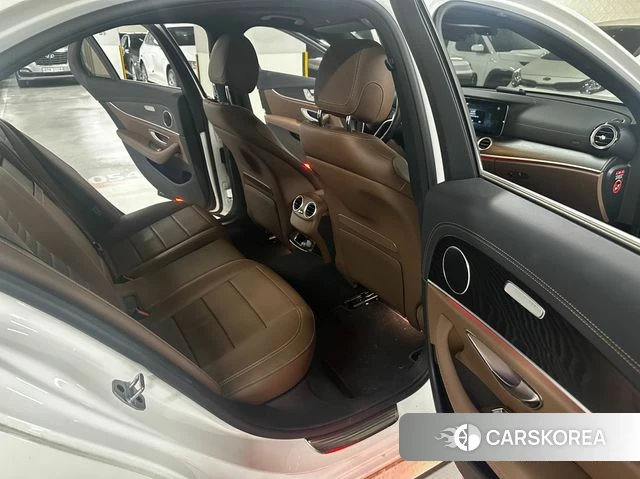Mercedes-Benz E-Class W213 2023 Белый из Кореи, фото 5