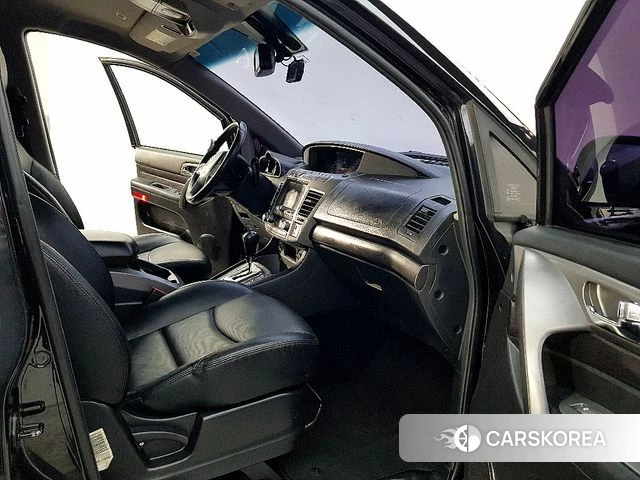 Ssangyong Korando Turismo 2018 Черный из Кореи, фото 5