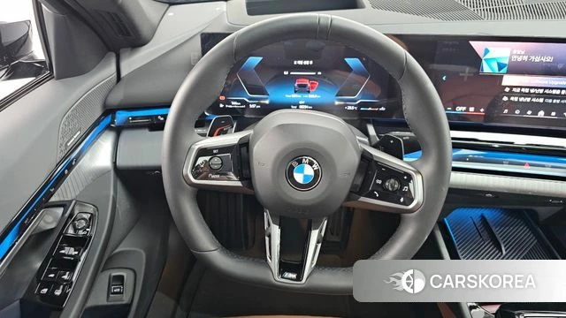 BMW 5 Series (G60) 2025 Черный из Кореи, фото 5