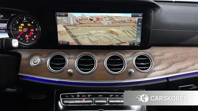 Mercedes-Benz E-Class W213 2019 Серебристо-серый из Кореи, фото 5