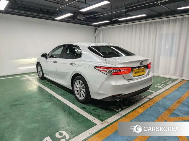 Toyota Camry 2021 Белый из Китая, фото 5