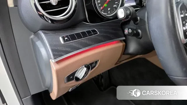 Mercedes-Benz E-Class W213 2020 Белый из Кореи, фото 5