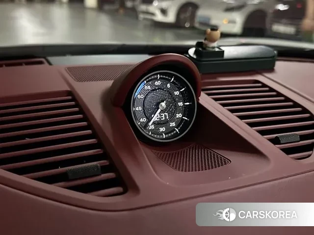 Porsche 911(992) id 2925387 из Кореи 5