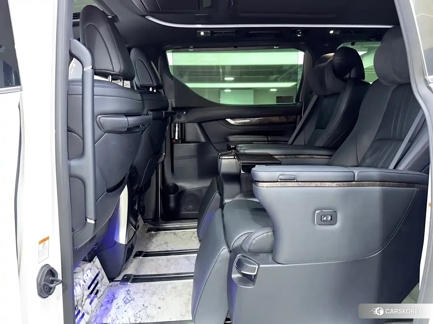 Toyota Elfa 2022 Белый из Китая, фото 5