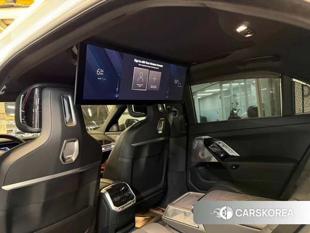 BMW 7 Series (G70) 2025 Белый из Кореи, фото 5