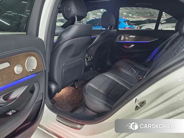 Mercedes-Benz E-Class W213 2022 Белый из Кореи, фото 5