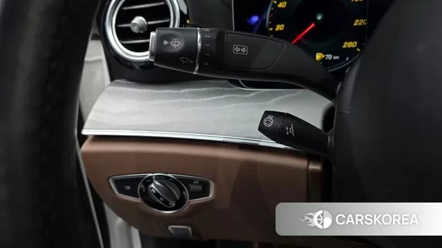 Mercedes-Benz E-Class W213 2022 Белый из Кореи, фото 5