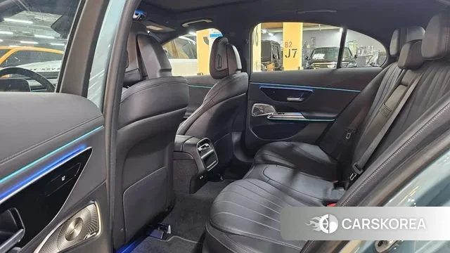 Mercedes-Benz E-Class W214 2024 Светло-серебряный цвет из Кореи, фото 5