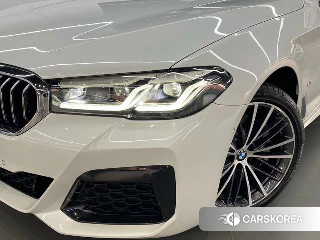 BMW 5 series 2023 Белый из Китая, фото 5
