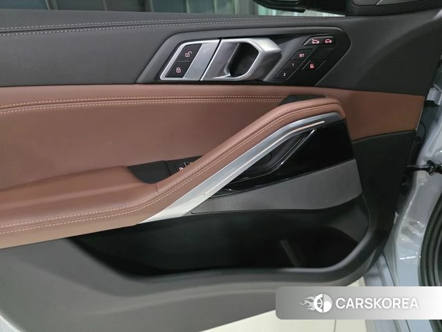 BMW X6 (G06) 2025 Серебристо-серый из Кореи, фото 5