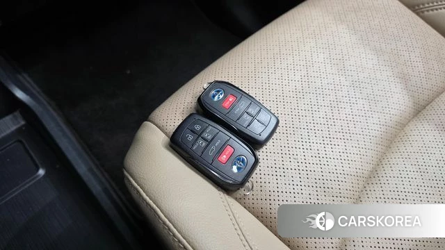 Toyota Sienna 4th Generation 2023 Серый из Кореи, фото 5