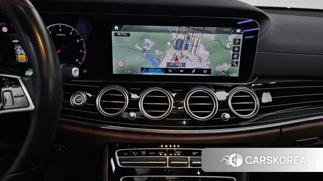 Mercedes-Benz E-Class W213 2021 Белый из Кореи, фото 5