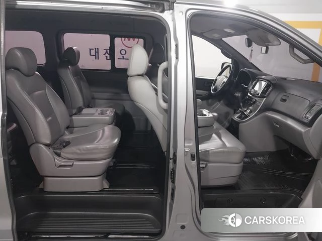 Hyundai The New Grand Starex 2018 Серебристо-серый из Кореи, фото 5
