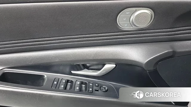 Hyundai The New Avante Hybrid (CN7) 2024 Серебристо-серый из Кореи, фото 5