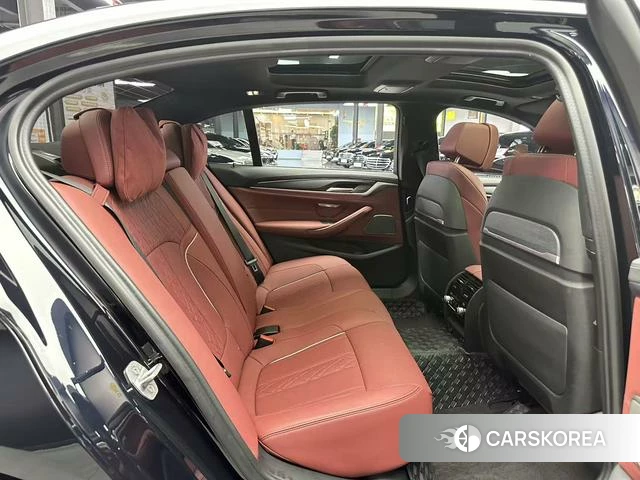 BMW 5 series 2023 Черный из Китая, фото 5