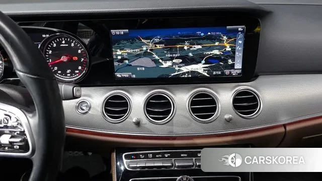 Mercedes-Benz E-Class W213 2018 Серебряный из Кореи, фото 5