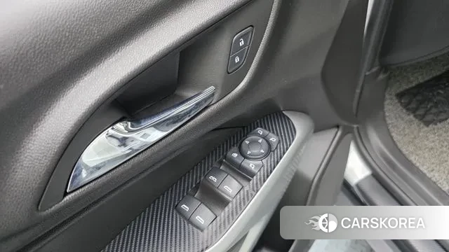 Chevrolet (GM Daewoo) Trax Crossover 2023 Белый из Кореи, фото 5