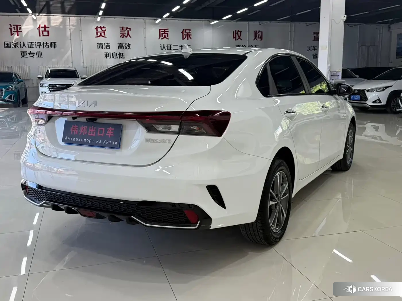 Kia K3 2023 Белый из Китая, фото 5