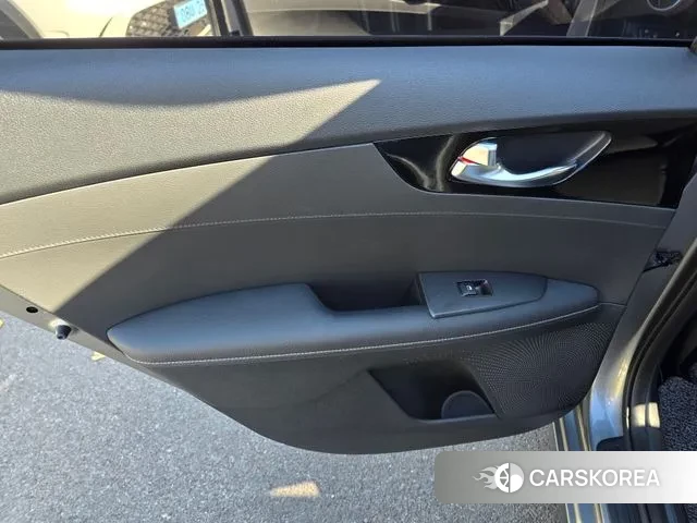 Kia The New K3 2nd generation 2023 Серый из Кореи, фото 5