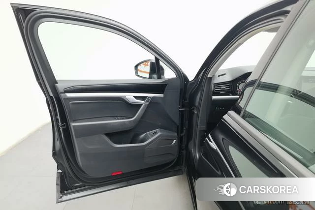 Volkswagen Touareg 2021 Черный из Китая, фото 5