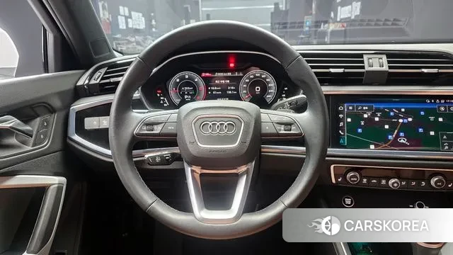 Audi Q3 (F3) 2023 Белый из Кореи, фото 5
