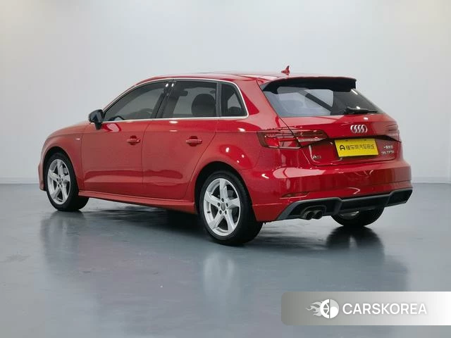 Audi A3 2018 Красный из Китая, фото 5