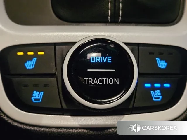 Hyundai Venue 2023 Жемчужный цвет из Кореи, фото 5