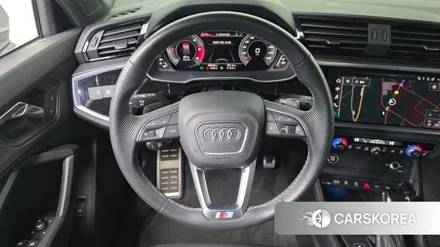 Audi Q3 (F3) 2023 Белый из Кореи, фото 5
