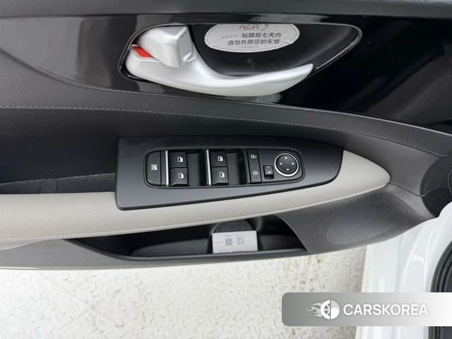Kia K3 2023 Белый из Китая, фото 5