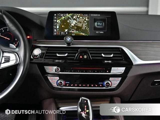 BMW 5 Series (G30) 2019 Цвет галактики из Кореи, фото 5