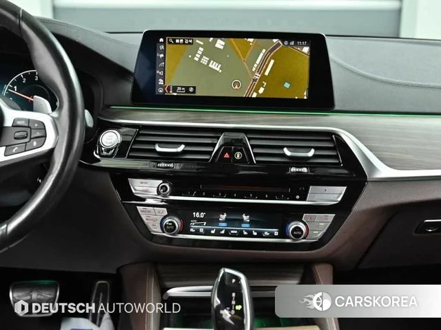 BMW 5 Series (G30) 2019 Белый из Кореи, фото 5