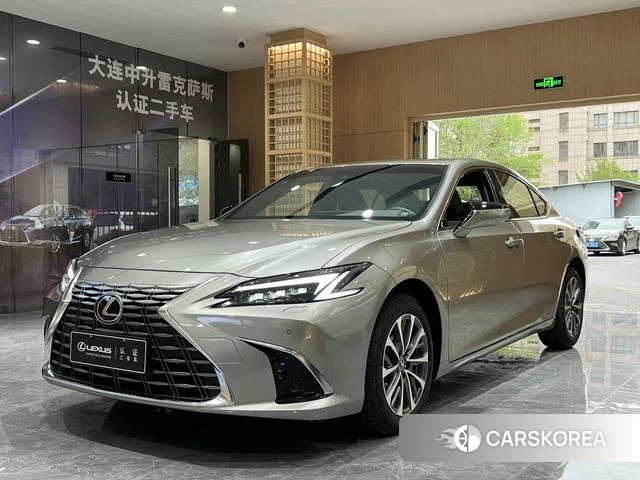 Lexus ES 2026 Серебристо-серый из Китая, фото 5