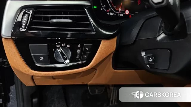 BMW 5 Series (G30) 2020 Черный из Кореи, фото 5