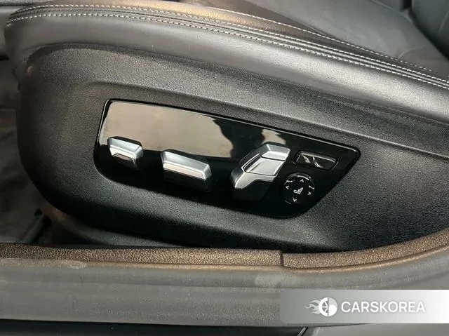 BMW 5 Series (G30) 2021 Серебристо-серый из Кореи, фото 5