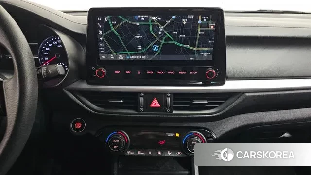 Kia The New K3 2nd generation 2021 Белый из Кореи, фото 5