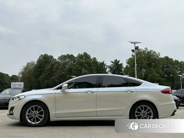 Ford Mondeo 2022 Белый из Китая, фото 5