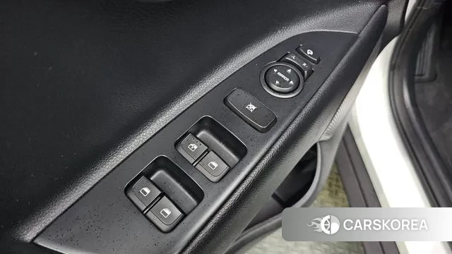 Kia Stonic 2018 Белый из Кореи, фото 5