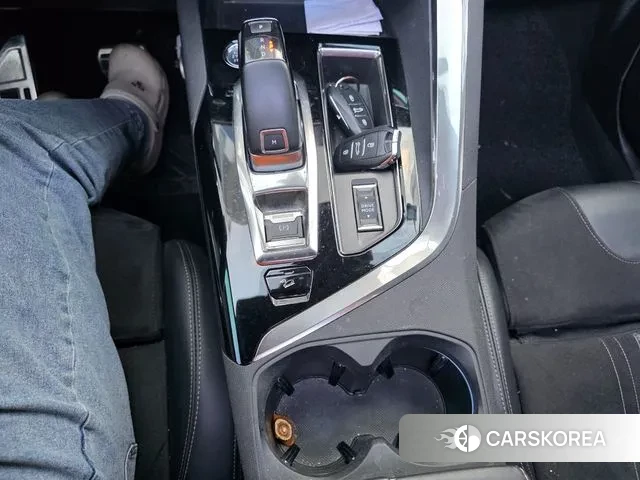 Peugeot 5008 second generation 2021 Белый из Кореи, фото 5