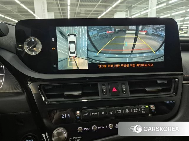 Lexus ES300h 7th generation 2025 Песочный из Кореи, фото 5