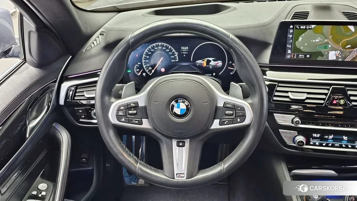 BMW 5 Series (G30) 2019 Светло-серебряный цвет из Кореи, фото 5